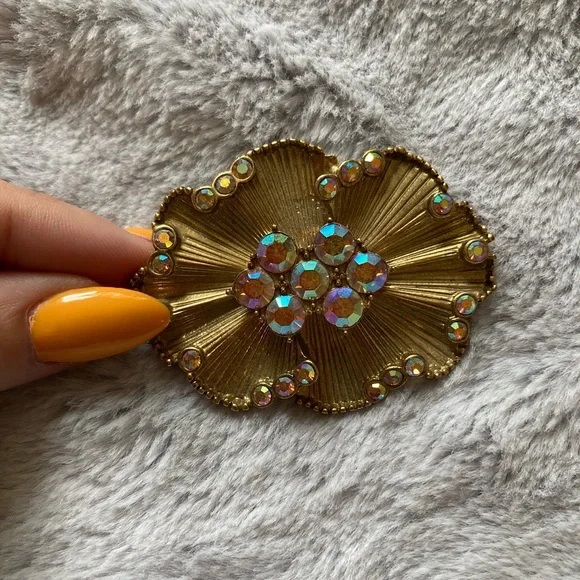 EUC Guess Stretchy Gold Ring - Picture 6 of 6